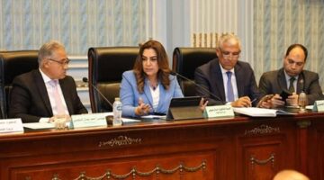 وزيرة التنمية المحلية تقدم لمحة عن جهود تنفيذ النظام الشامل لإدارة النفايات الصلبة