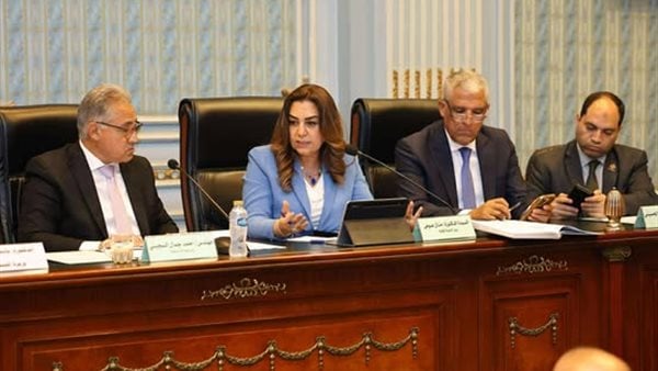 وزيرة التنمية المحلية تقدم لمحة عن جهود تنفيذ النظام الشامل لإدارة النفايات الصلبة وزيرة التنمية المحلية تقدم لمحة عن جهود تنفيذ النظام الشامل لإدارة النفايات الصلبة