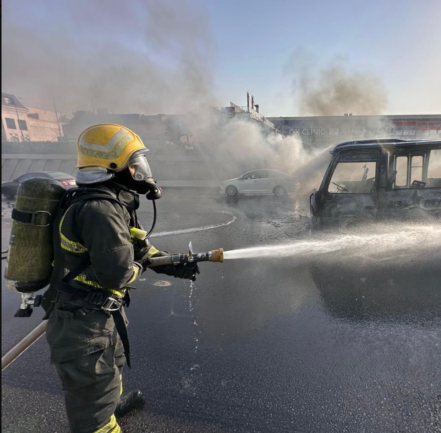 “الدفاع المدني بالرياض” يسيطر على حريق في سيارة على “الدائري الشرقي” دون تسجيل إصابات “الدفاع المدني بالرياض” يسيطر على حريق في سيارة على “الدائري الشرقي” دون تسجيل إصابات