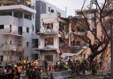 عمليات إخلاء واسعة من إسرائيل وإيران في ظل ت escalating النزاع العسكري عمليات إخلاء واسعة من إسرائيل وإيران في ظل ت escalating النزاع العسكري