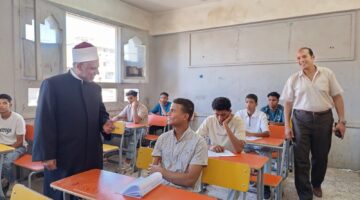 بلا تذمر.. طلاب القسم الأدبي في الثانوية الأزهرية يختبرون مادة الفقه