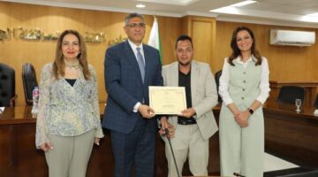 محافظ الجيزة يحتفي بخريجي البرامج التدريبية الرقمية والإدارية تعزيزاً للتحول الرقمي وتحسين الأداء الحكومي.