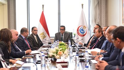 وزير الصحة يترأس اجتماعا لتقييم تقدم تنفيذ نظام التأمين الصحي الشامل الإلكتروني. وزير الصحة يترأس اجتماعا لتقييم تقدم تنفيذ نظام التأمين الصحي الشامل الإلكتروني.