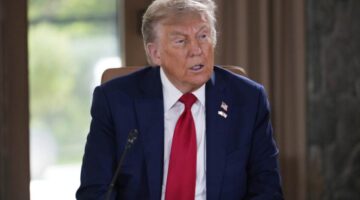البيت الأبيض: كان موقف ترامب واضحاً بشأن حظر إيران من الحصول على سلاح نووي.