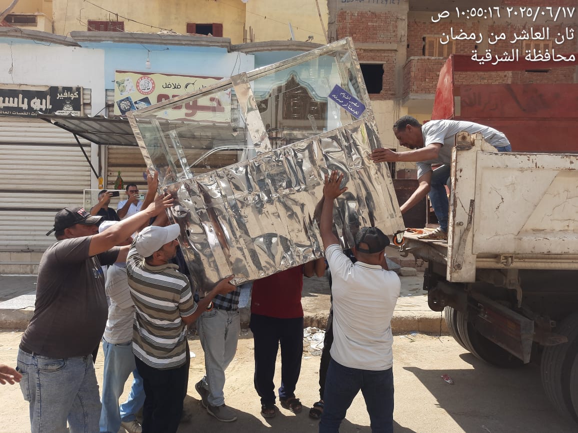 جهاز العاشر: تنفيذ 43 قرارا بالإغلاق والتشميع في حملة شاملة لمكافحة المخالفات (صور) جهاز العاشر: تنفيذ 43 قرارا بالإغلاق والتشميع في حملة شاملة لمكافحة المخالفات (صور)