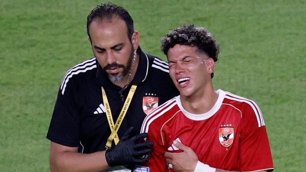 الطبيب المعالج للاعبي الأهلي يشرح موعد عودة إمام عاشور الطبيب المعالج للاعبي الأهلي يشرح موعد عودة إمام عاشور
