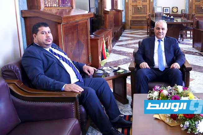 اجتماع بين سليمان وعيسى لبحث سُبل تأمين الموارد المالية من أجل تعزيز إنتاج النفط