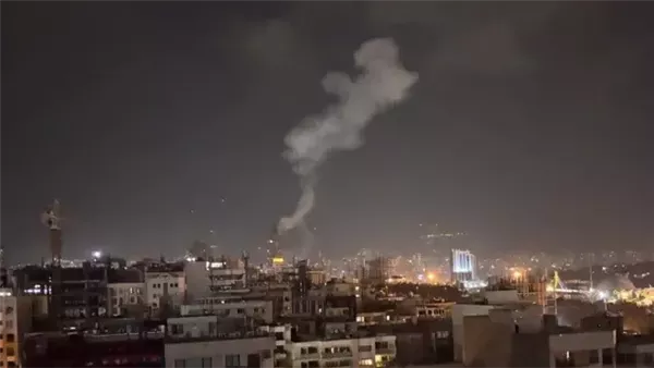 إعلام إيراني: تشغيل أنظمة الدفاع الجوي لمواجهة التهديدات في سماء طهران إعلام إيراني: تشغيل أنظمة الدفاع الجوي لمواجهة التهديدات في سماء طهران
