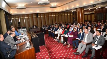 وزير المجالس النيابية: الحكومة عازمة على توفير مساكن سواء للتمليك أو الإيجار للمستأجرين.
