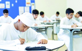 طلاب الصف الثاني عشر: امتحان اللغة العربية سهل ومباشر