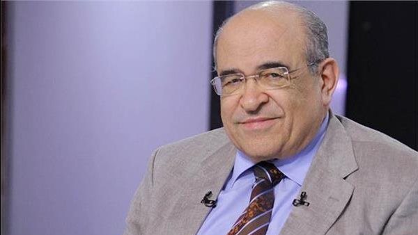 مصطفى الفقي: إيران تنافح باسم الثقافة الفارسية بدلاً من الدين، ونظامها العقائدي من الصعب الإطاحة به. مصطفى الفقي: إيران تنافح باسم الثقافة الفارسية بدلاً من الدين، ونظامها العقائدي من الصعب الإطاحة به.