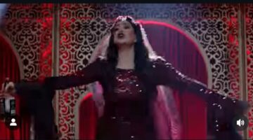 غادة عبدالرازق تؤدي دور راقصة في نادي ليلي ضمن أحداث فيلم أحمد وأحمد.
