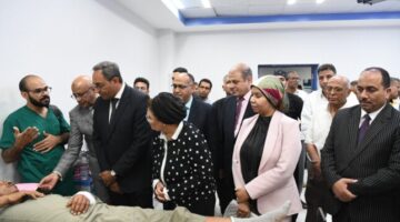 محافظ قنا يتفقد جرحى حادث امتحانات الثانوية بدشنا ويوجه بتوفير الدعم الطبي والاجتماعي لهم