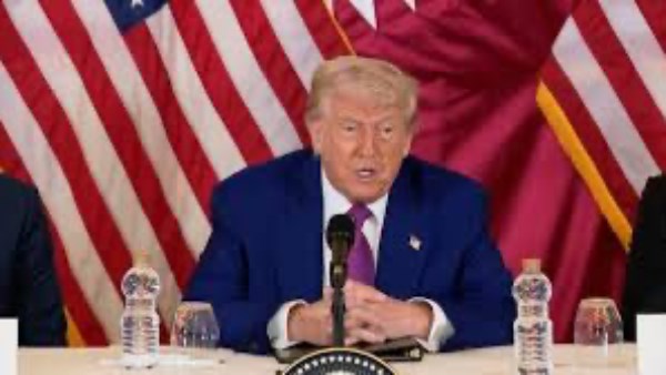 مسؤولون أمريكيون: ترامب يفكر في توجيه ضربة عسكرية لإيران مسؤولون أمريكيون: ترامب يفكر في توجيه ضربة عسكرية لإيران