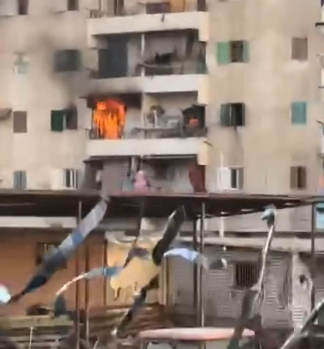 إصابة 7 أفراد من عائلة واحدة، بينهم 3 أطفال، جراء حريق في مساكن الإرشاد بأبو المطامير. إصابة 7 أفراد من عائلة واحدة، بينهم 3 أطفال، جراء حريق في مساكن الإرشاد بأبو المطامير.