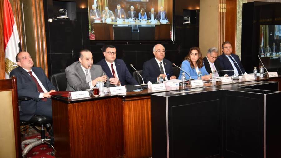 توترات بين اللجنة البرلمانية حول قانون الإيجار القديم توترات بين اللجنة البرلمانية حول قانون الإيجار القديم