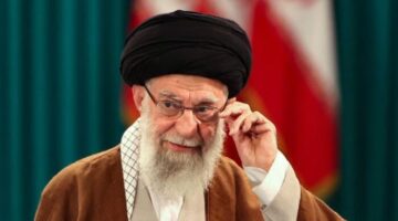 المرشد الأعلى الإيراني علي خامنئي على منصة إكس: الحرب انطلقت