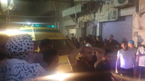 انتشال أول جثة لفتاة من تحت ركام منزل السيدة زينب المتداعي انتشال أول جثة لفتاة من تحت ركام منزل السيدة زينب المتداعي