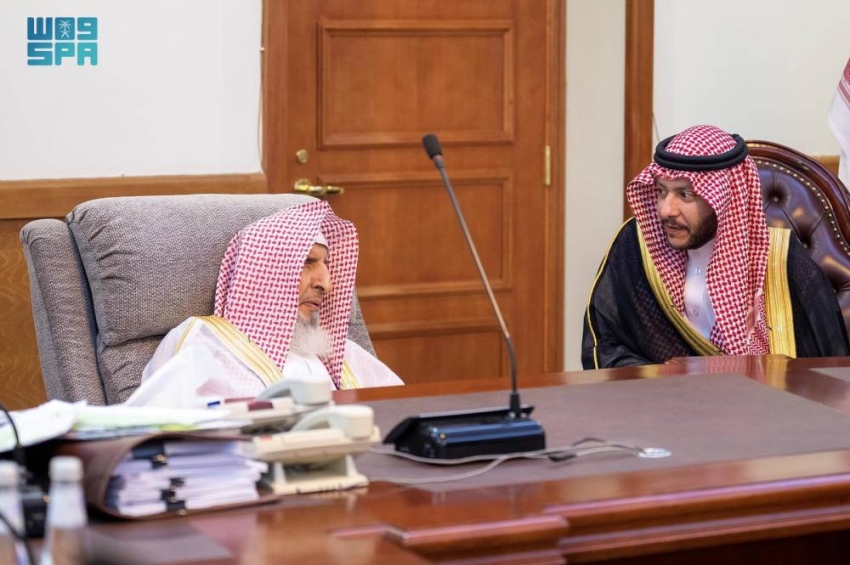أمير الطائف يلتقي بالمفتي العام للمملكة أمير الطائف يلتقي بالمفتي العام للمملكة