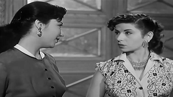 من المسرح إلى السينما: نجمات تجمع بين الأداء الحي والتصوير الفوتوغرافي من المسرح إلى السينما: نجمات تجمع بين الأداء الحي والتصوير الفوتوغرافي