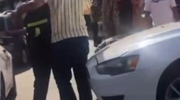 تحقيق حول تفاصيل فيديو يظهر اعتداء شخص على رجل مرور