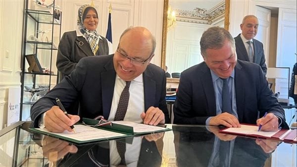 اتفاق بين مصر وفرنسا لتعزيز الشراكة في مجال الطيران المدني اتفاق بين مصر وفرنسا لتعزيز الشراكة في مجال الطيران المدني