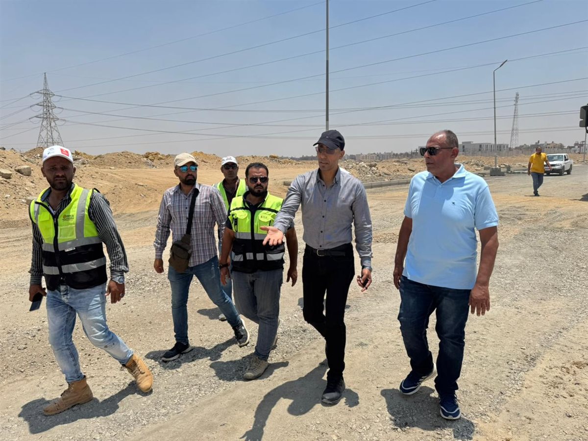 رئيس جهاز القاهرة الجديدة: إتمام 95% من الجانب الأيمن لشارع التسعين الشمالي رئيس جهاز القاهرة الجديدة: إتمام 95% من الجانب الأيمن لشارع التسعين الشمالي