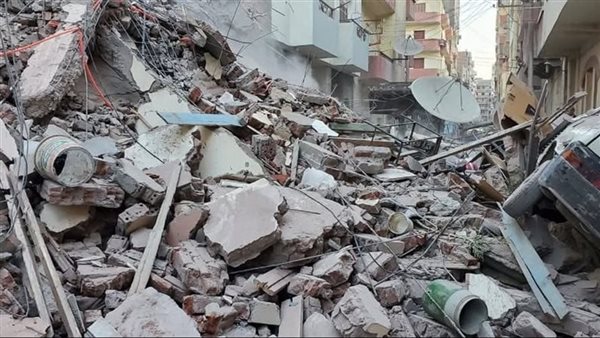 شهد مراحل طفولة نور الشريف.. انهيار مبنى بسبعة طوابق في السيدة زينب شهد مراحل طفولة نور الشريف.. انهيار مبنى بسبعة طوابق في السيدة زينب