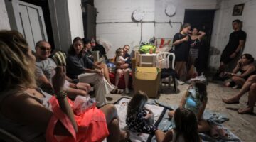 فلسطينيون ووافدون لا يُسمح لهم باللجوء إلى الملاجئ الإسرائيلية