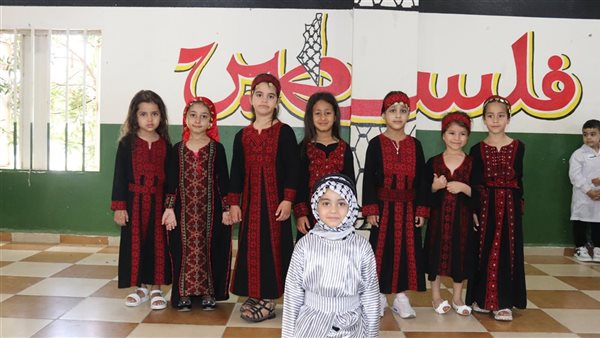 روضة الكرامة تختتم السنة الدراسية بفعالية “براعم الأمل” بحضور رسمي وجماهيري روضة الكرامة تختتم السنة الدراسية بفعالية “براعم الأمل” بحضور رسمي وجماهيري