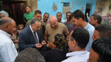 محافظ أسيوط يتابع جهود تحسين المنازل في منطقة المصلة بحي غرب