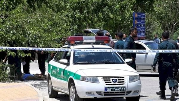 مواجهات في جنوب طهران بين الأمن وأشخاص يُشتبه بارتباطهم بالموساد مواجهات في جنوب طهران بين الأمن وأشخاص يُشتبه بارتباطهم بالموساد