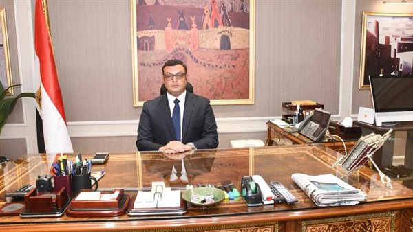 وزير الإسكان يراقب تقدم مشاريع البنية التحتية والإسكان في مدينة العاشر من رمضان وزير الإسكان يراقب تقدم مشاريع البنية التحتية والإسكان في مدينة العاشر من رمضان