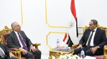 محافظ قنا يتناقش مع البنك الزراعي المصري حول تعزيز المشاريع الزراعية
