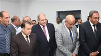 محافظ قنا ورئيس جامعة جنوب الوادي يزوران مصابي حادث مراقبي امتحانات الثانوية العامة.