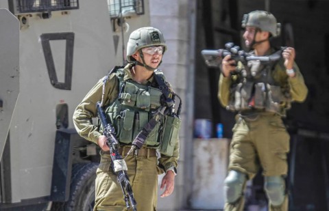 الجيش الإسرائيلي يطلق النار على فلسطيني في بيت لحم، وعدد شهداء الضفة يرتفع إلى 979 منذ بداية الحرب على غزة.