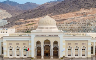 جامعة خورفكان تُطلق “كلية الحوسبة والأنظمة الذكية” مع برنامج بكالوريوس يتضمن ثلاث مسارات رقمية.