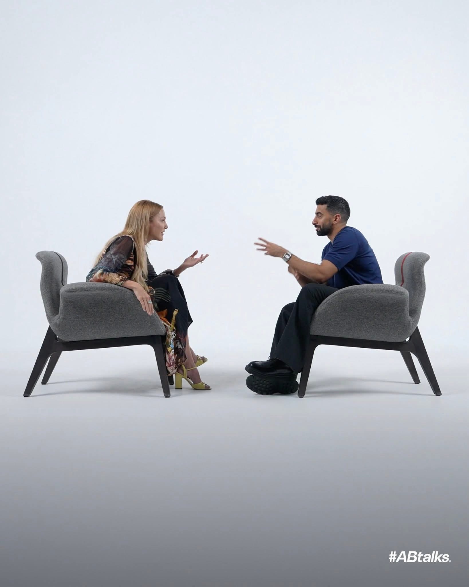 مريم أوزلي تستضيف أنس بوخش الليلة. مريم أوزلي تستضيف أنس بوخش الليلة.