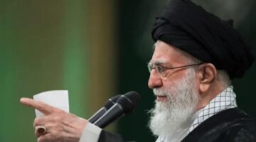 خامنئي يتعهد بالتصدي بلا رحمة لقيادات إسرائيل