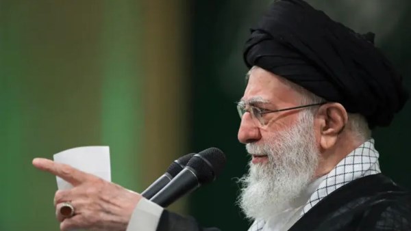 خامنئي يتعهد بالتصدي بلا رحمة لقيادات إسرائيل خامنئي يتعهد بالتصدي بلا رحمة لقيادات إسرائيل