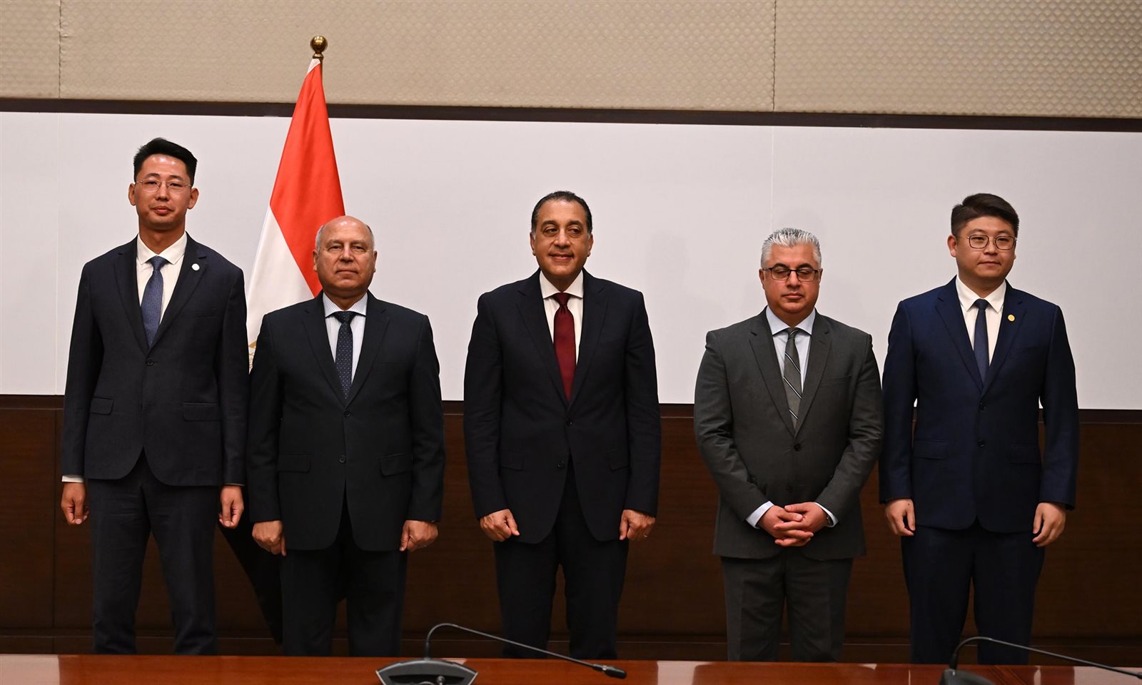 استثمار 200 مليون دولار لإنشاء مجمع صناعي لتصنيع معدات الطاقة الشمسية في السخنة استثمار 200 مليون دولار لإنشاء مجمع صناعي لتصنيع معدات الطاقة الشمسية في السخنة