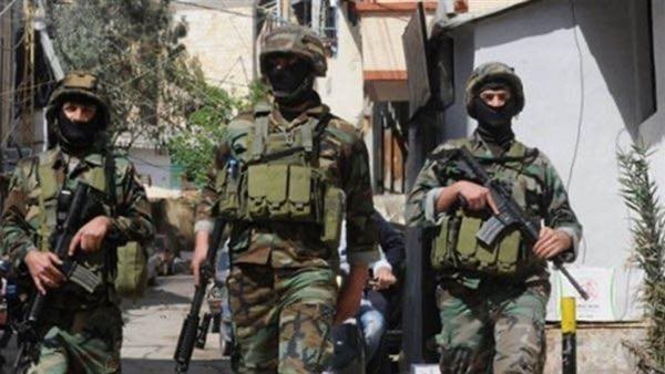 الجيش اللبناني ينفذ مداهمات لمنازل مطلوبين ويُحبط عملياتهم (صور داخل الخبر) الجيش اللبناني ينفذ مداهمات لمنازل مطلوبين ويُحبط عملياتهم (صور داخل الخبر)