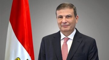 “فاروق” يناقش مع خبيرين دوليين تعزيز استراتيجيات تطوير الزراعة والأمن الغذائي في أفريقيا
