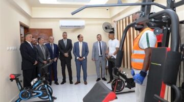 محافظ أسوان ومدير صندوق مكافحة الإدمان يزوران مركز العزيمة في أسوان الجديدة