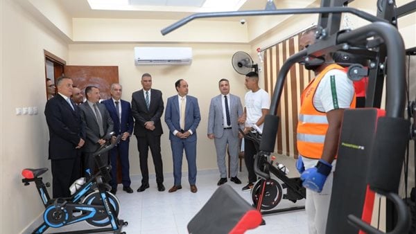 محافظ أسوان ومدير صندوق مكافحة الإدمان يزوران مركز العزيمة في أسوان الجديدة محافظ أسوان ومدير صندوق مكافحة الإدمان يزوران مركز العزيمة في أسوان الجديدة