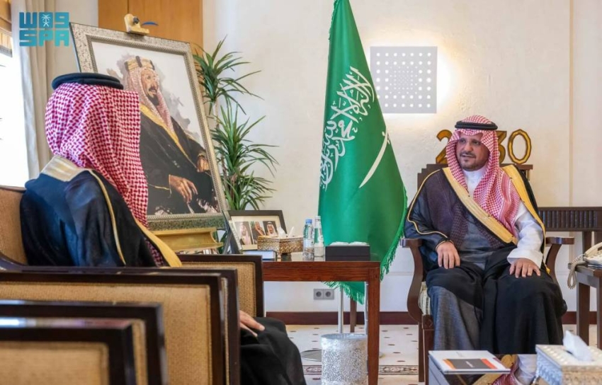 نائب أمير القصيم يلتقي مدير فرع هيئة التراث ويستعرض أهم المواقع التراثية والآثارية في المنطقة نائب أمير القصيم يلتقي مدير فرع هيئة التراث ويستعرض أهم المواقع التراثية والآثارية في المنطقة
