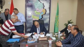 محافظ القليوبية يلتقي بالمواطنين في شبين القناطر