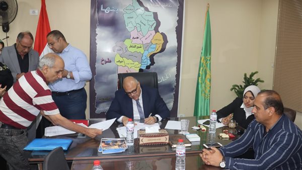 محافظ القليوبية يلتقي بالمواطنين في شبين القناطر محافظ القليوبية يلتقي بالمواطنين في شبين القناطر