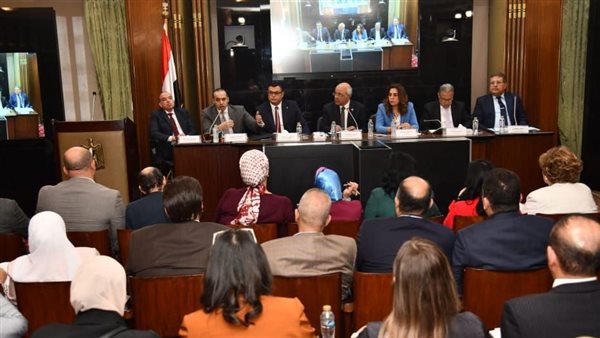 وزير الشؤون البرلمانية يبعث على الطمأنينة ويُوضح حقيقة “الإيجار القديم” وزير الشؤون البرلمانية يبعث على الطمأنينة ويُوضح حقيقة “الإيجار القديم”