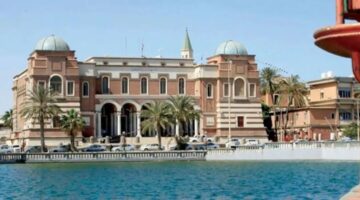استراتيجية جديدة للتعامل مع نقص السيولة: المصرف المركزي الليبي يسحب فئات نقدية جديدة